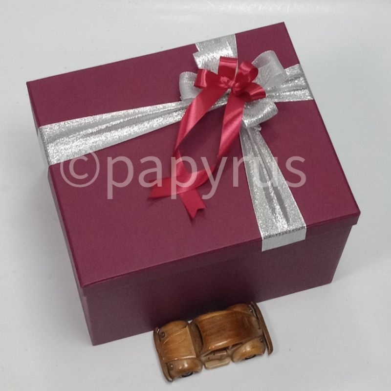 

PAPYRUS 25x30 Tinggi 20cm Kotak Kado Gift Box V1