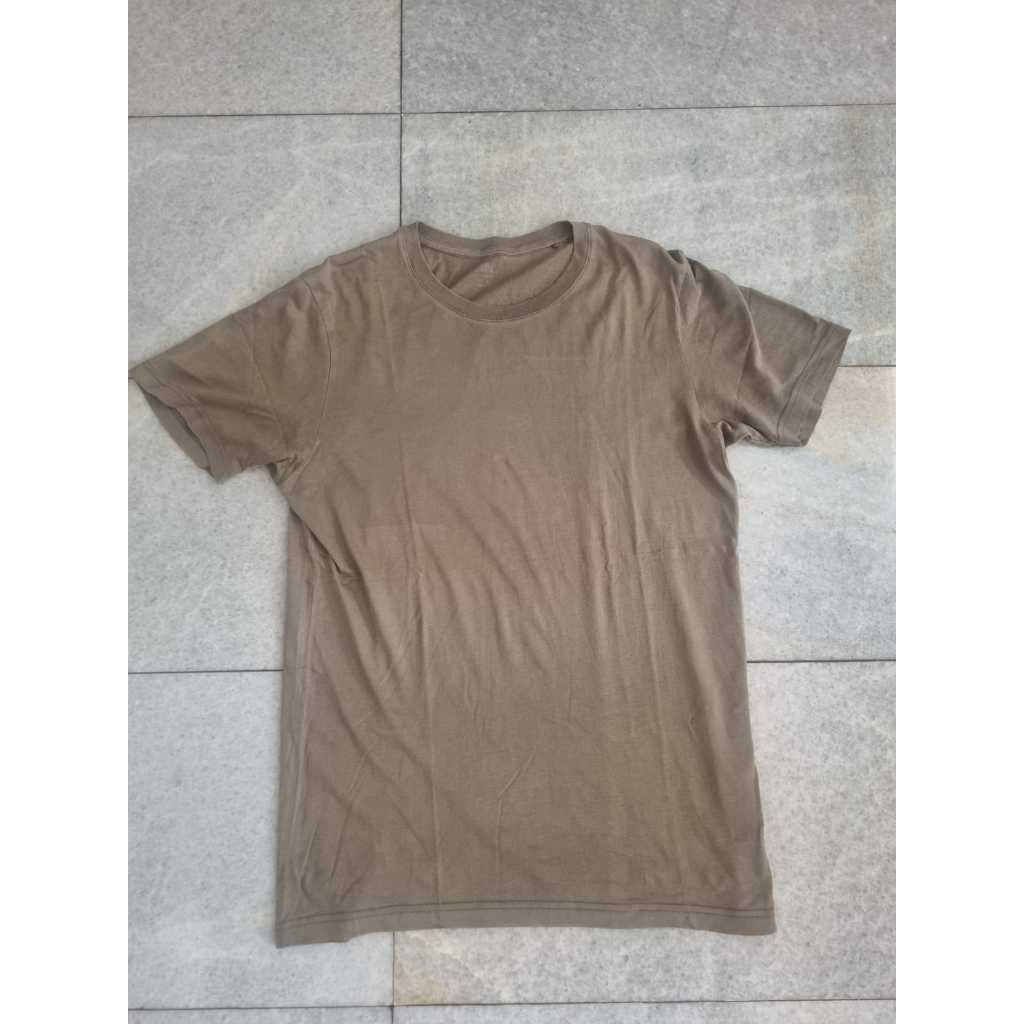 Kaos Polos Uniqlo Pria Ukuran M