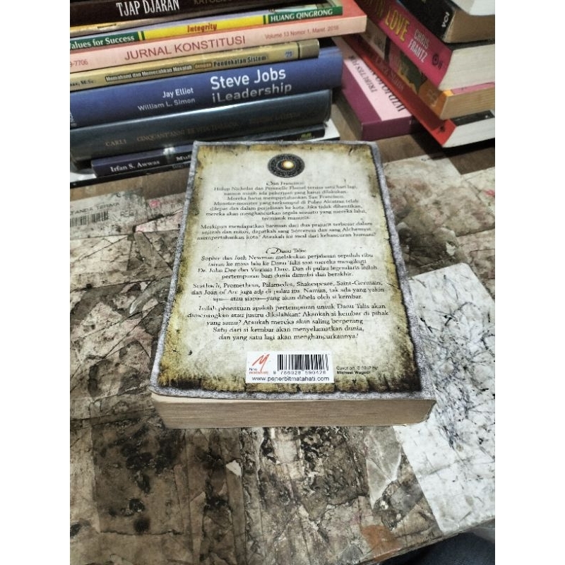 Novel THE  ENCHANTRESS by Michael Scott