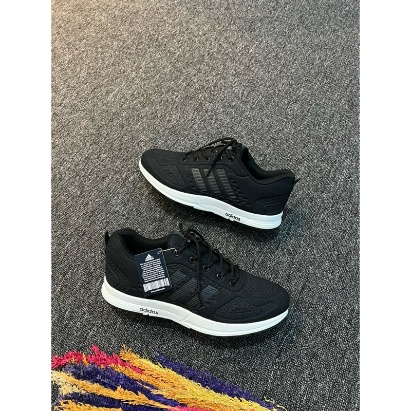 SEPATU SEKOLAH HITAM POLOS ADIDAS UNISEX (Pria/Wanita)