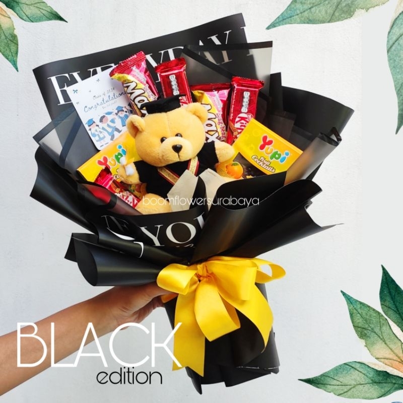 

BUKET GRADUATION SNACK TEDDY BEAR