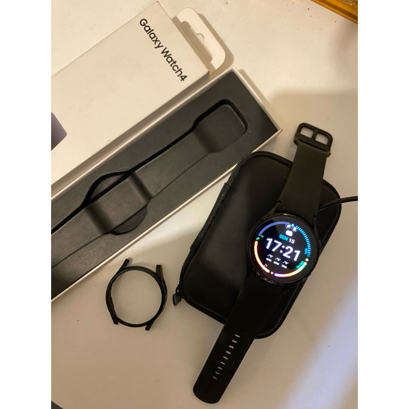 SAMSUNG GALAXY WATCH 4