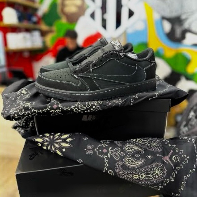 Travis Scott Black Phantom