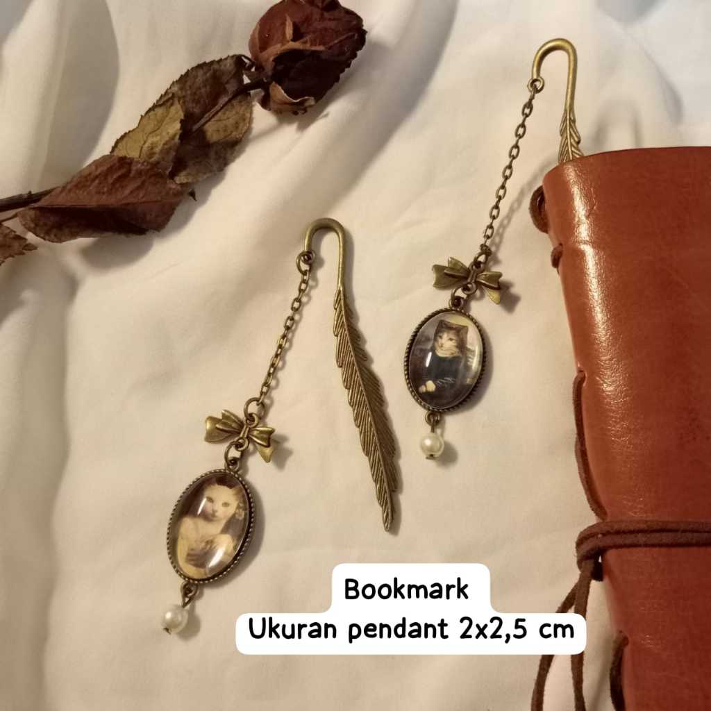 

Bookmark/Pembatas Buku Vintage Cantik ukuran 2x2,5cm