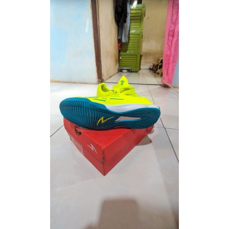 LightSpeed Reborn Futsal Green Size 41