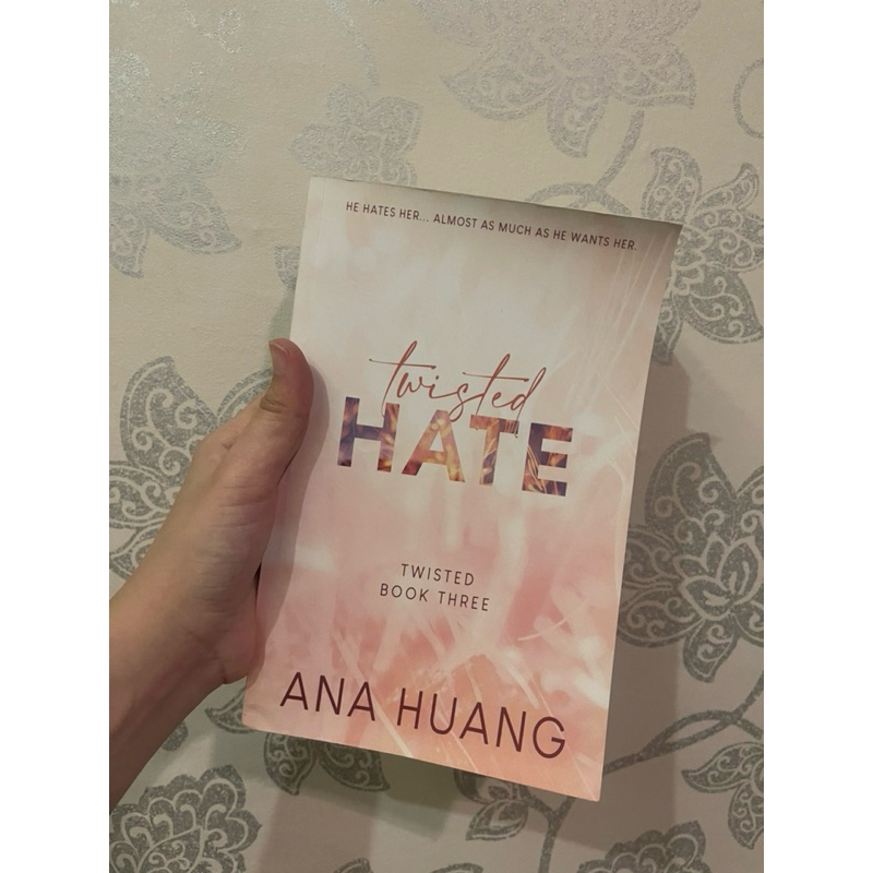 *Preloved book* TWISTED HATE by Ana Huang
