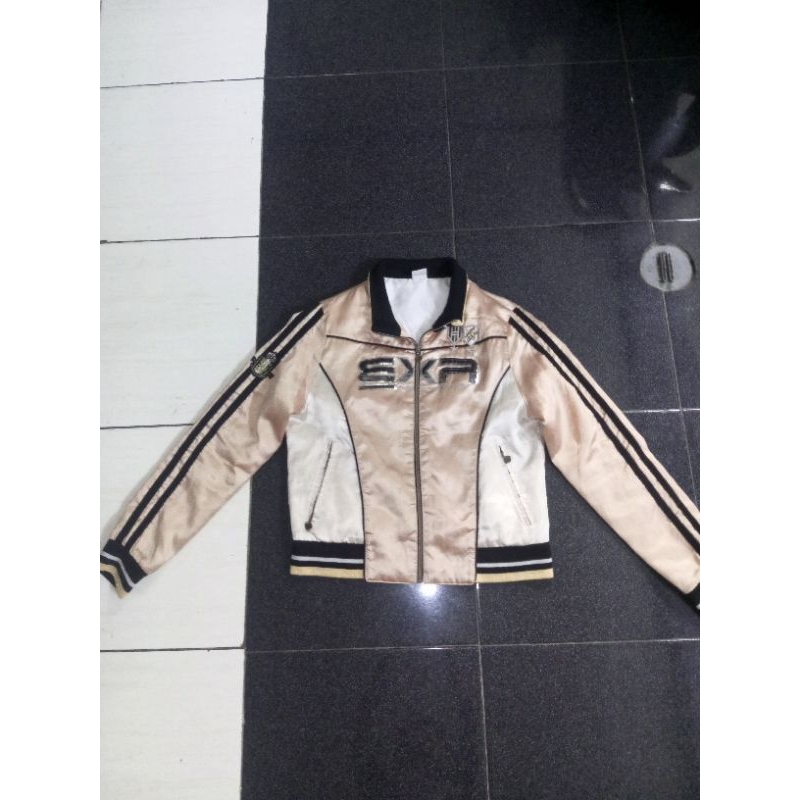 varsity bahan satin EXR