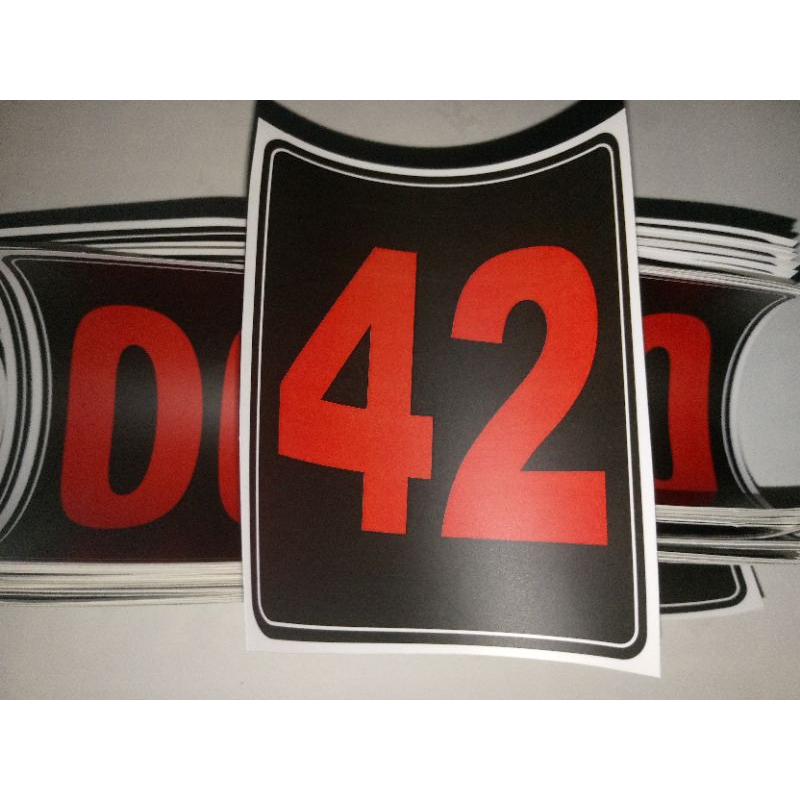 

Stiker Angka Vinyl Doff + Laminasi Doff 10x12cm Permukaan Matte (Tidak Mengkilap) Stiker Custom Nomor Angka Kos Nomer Rumah Loker Pintu