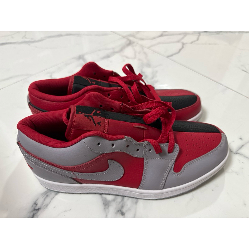 sepatu  aj low joker abu hitam merah size 43