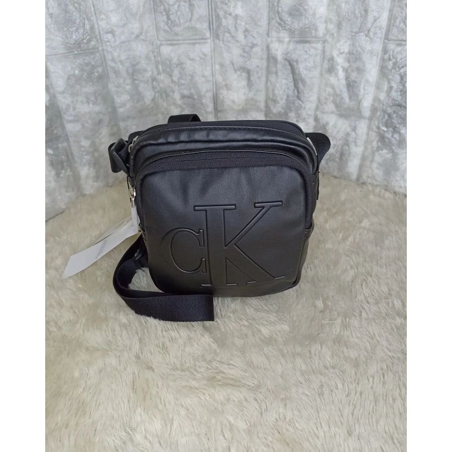 2911-001 CK CAMERA BAG BLACK