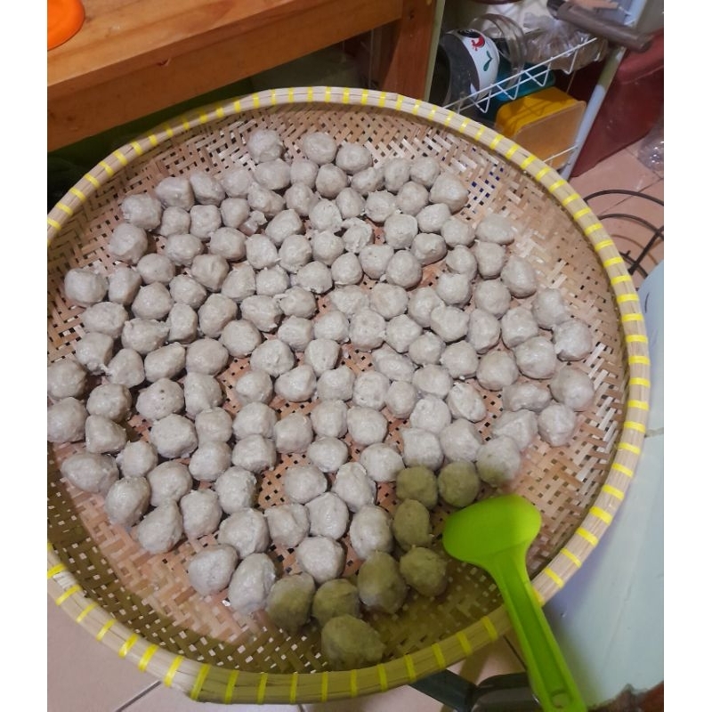 

cilok baso (ciloknya saja)