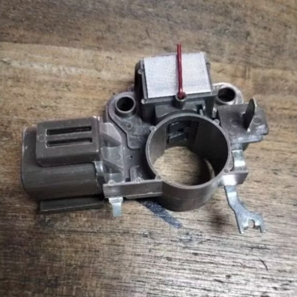 IC REGULATOR /IC ALTERNATOR DINAMO AMPER FORD LASER OLD / TIMOR DOHC 12v