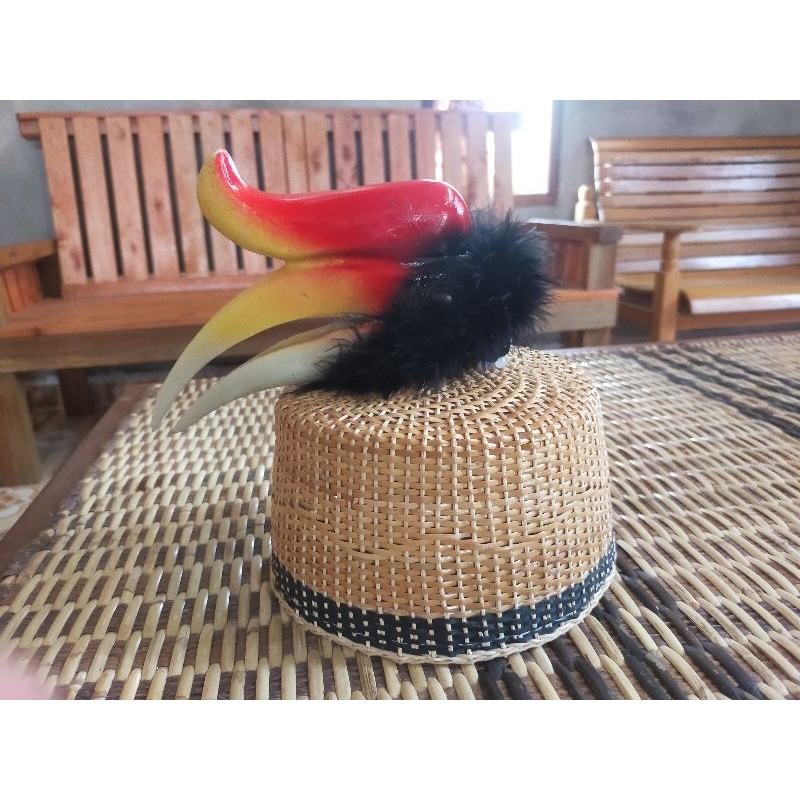 topi etnik Dayak