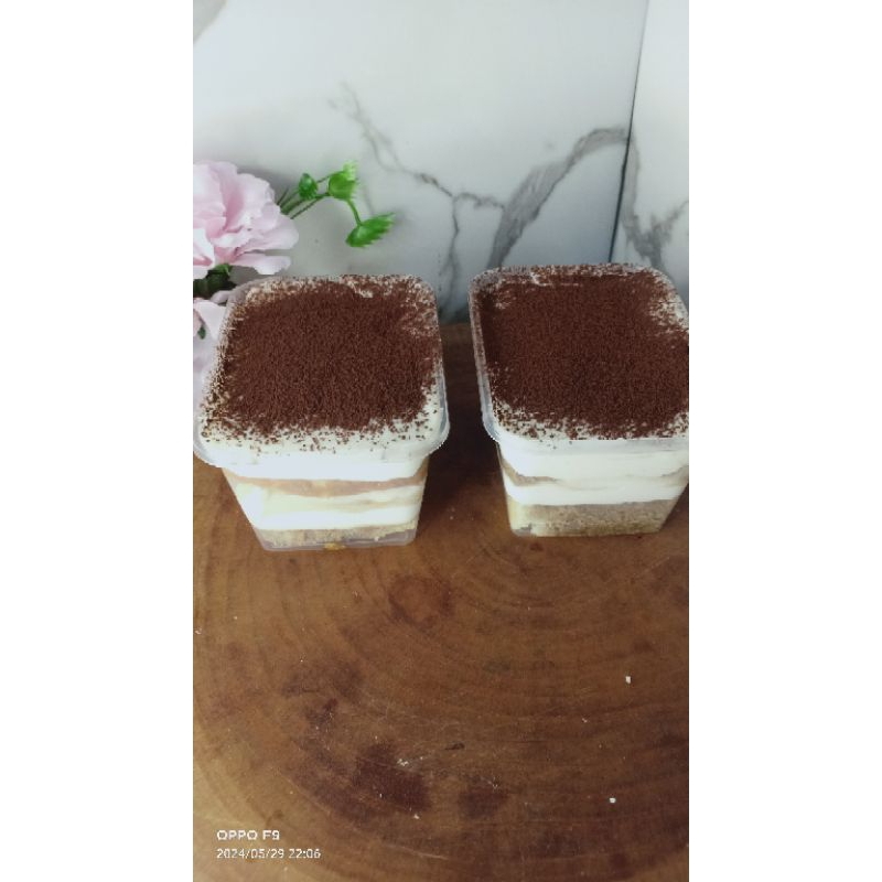 

dessert box tiramisu