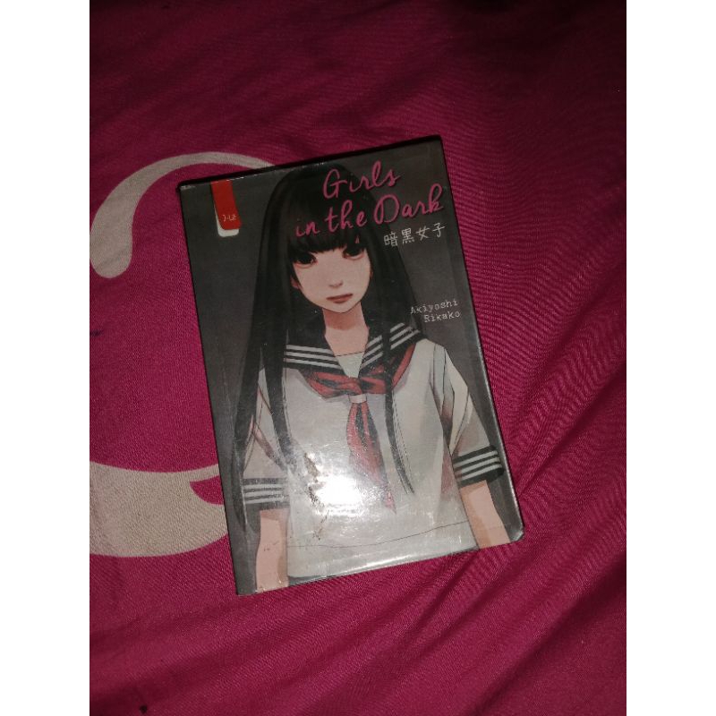 Preloved | Girls in The Dark