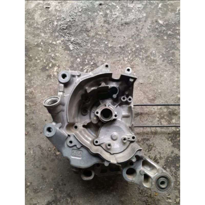 Crankcase krengkes kanan Beat Fi Scoopy Fi Spacy Fi kode KZL original copotan Blok oli kalter rengke