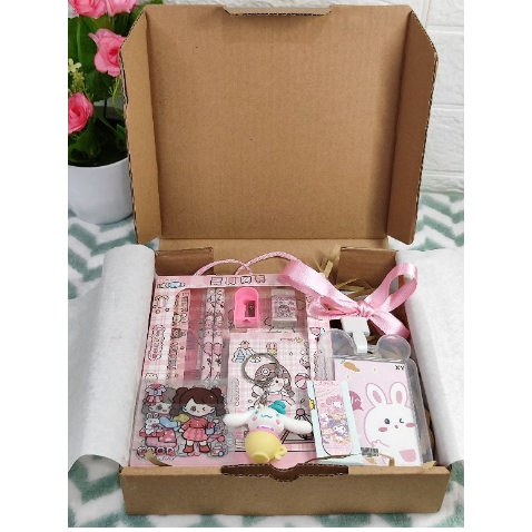 

LUCU!!! - Kado Hampers Ulang Tahun Gift Box Hampers Stationery Hadiah Ulang Tahun Anak Cewek Paket Hadiah Cowok