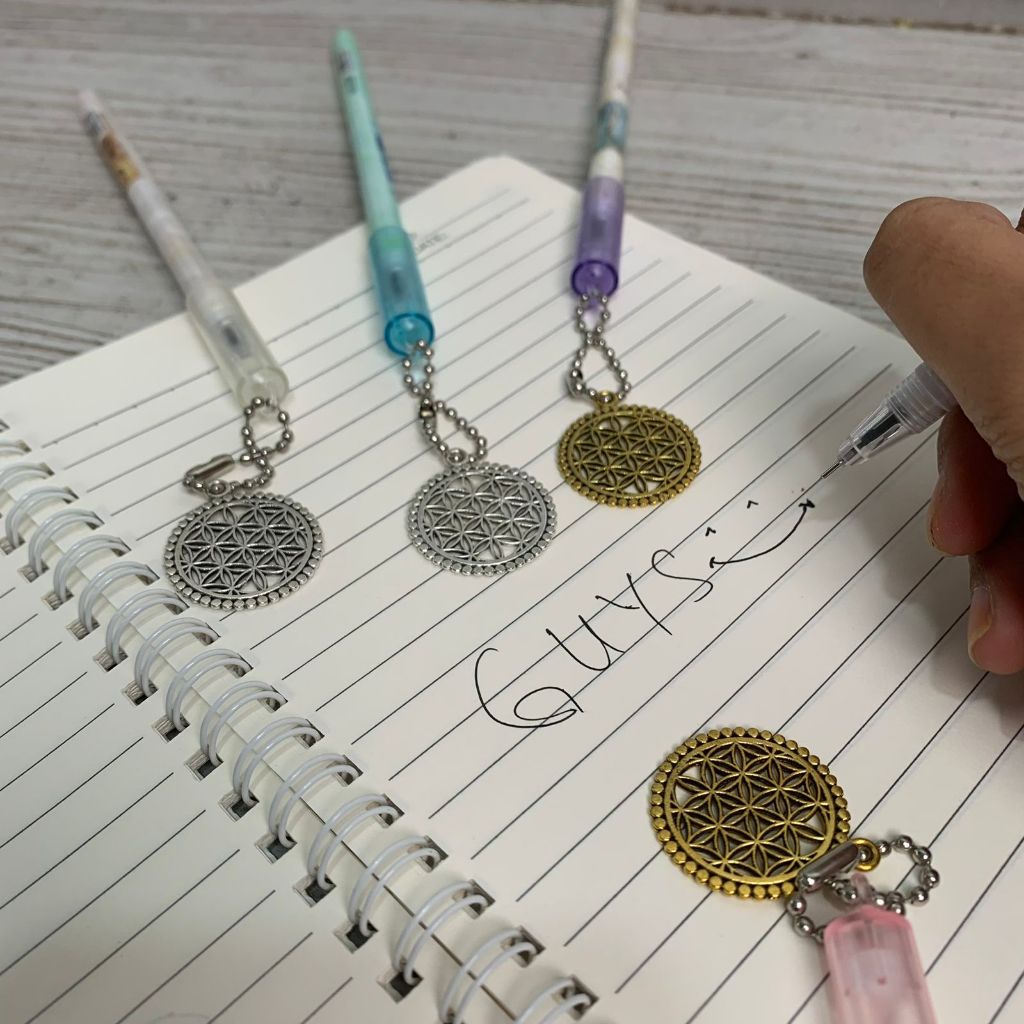 

PULPEN GANTUNGAN LAMBANG BULAT pena lucu tinta hitam bisa COD pen imutu keren pulpen unik atk kebutuhan anak sekolah termurah import