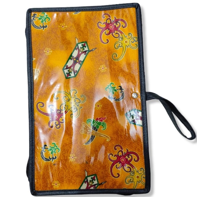 

KODE T49E Sampul Motif Dayak Ukuran KecilAlkitabMADAH BAKTIPUJI Syukur