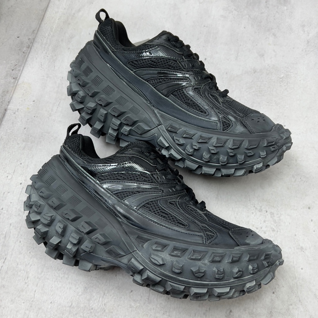 Sepatu Balenciagaxx Bouncer Defender Sneaker