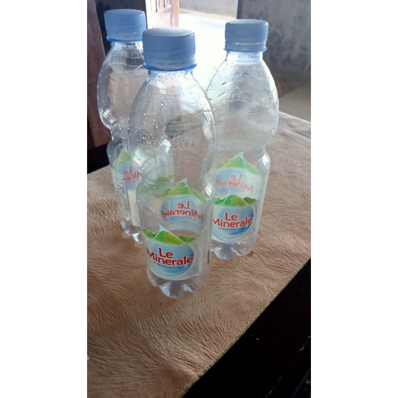 

BOTOL BEKAS LE MINERAL 600ML/BOTOL BEKAS