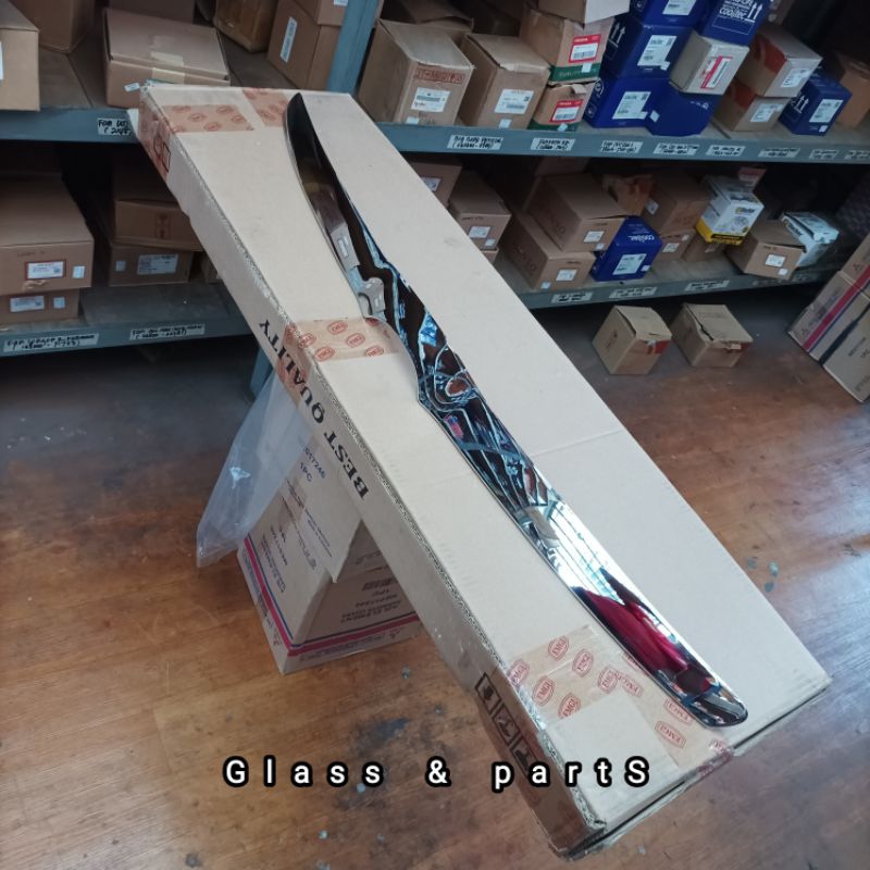 HOOD MOULDING/LIST KAP MESIN TOYOTA INNOVA 2004-2009