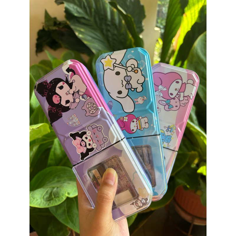 

Tempat Pensil Kaleng Set Sanrio
