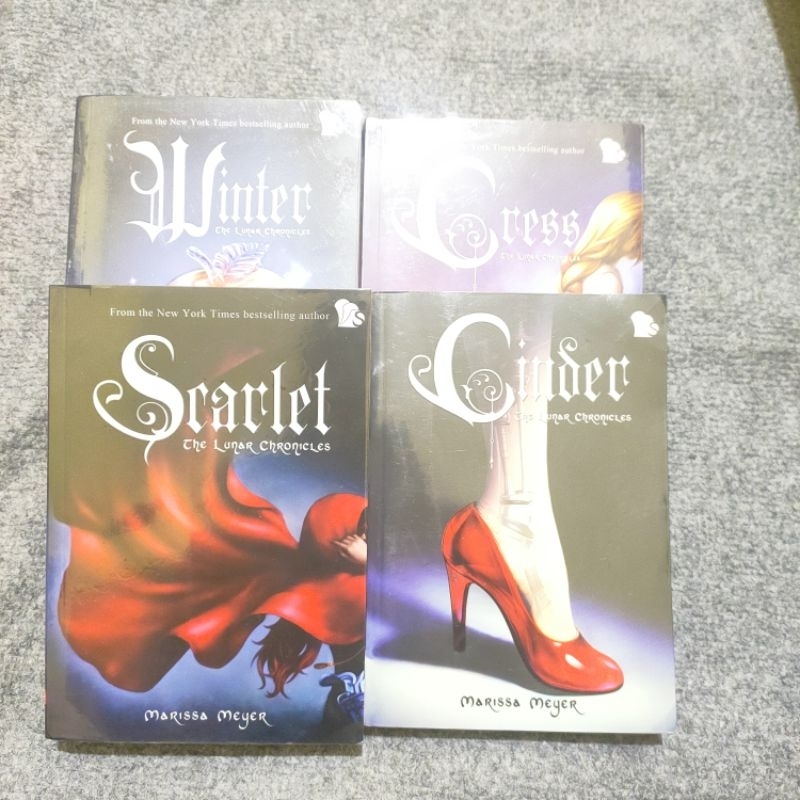 (PRELOVED) NOVEL CINDER SCARLETT CRESS WINTER - MARISSA MEYER - SET THE LUNAR CHRONICLES SERIES -
