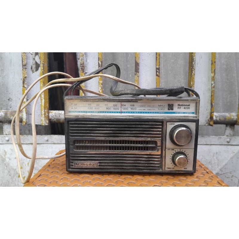 radio NATIONAL RF-4220  FM AM kondisi ON klasik vintage jadul kuno
