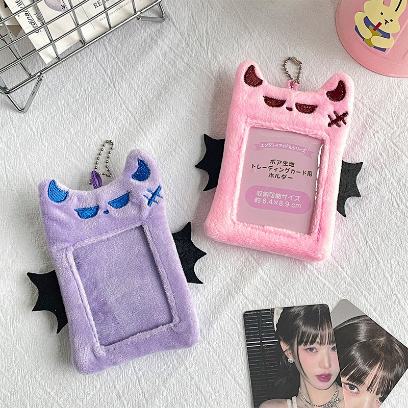 

Drozenb Devil Photocard Holder PC ID Card Kartu Demon Fluffy PC Holder Photocard Gantungan Card Motif Demon