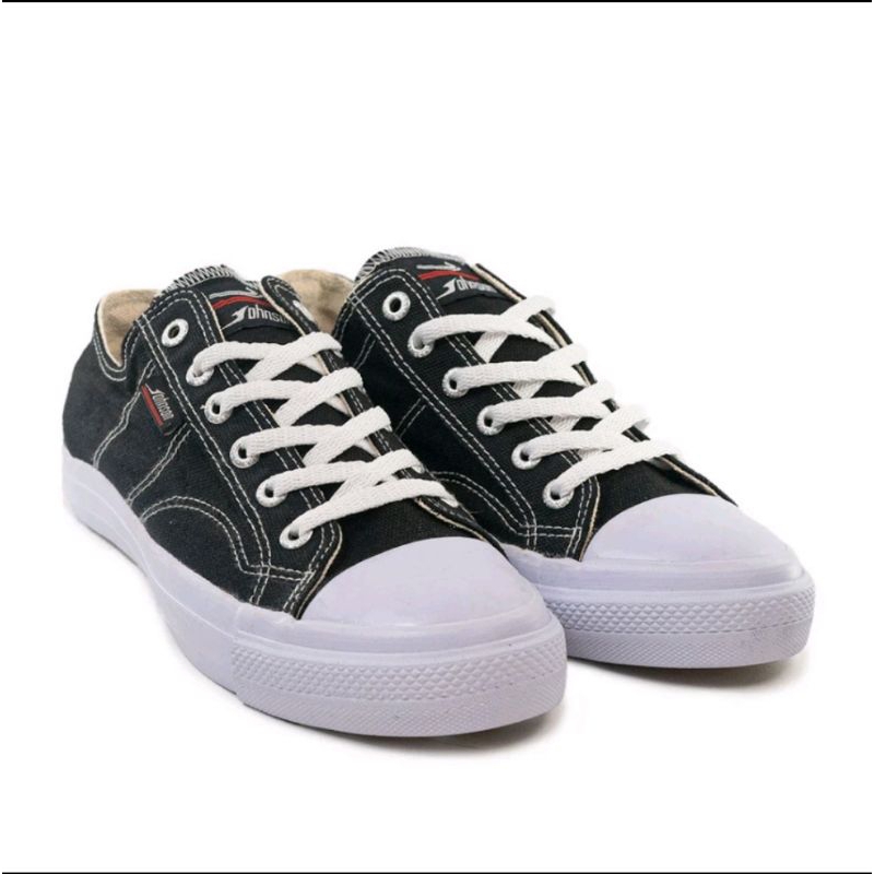 Sepatu Classic Black White Johnson, Sepatu Sneakers Hitam Putih
