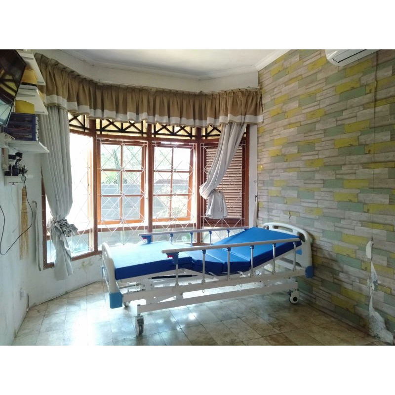 RANJANG RUMAH SAKIT BED PASIEN 3 CRANK/ENGKOL ABS  HOSPITAL BED PRELOVED BAGUS TERJANGKAU