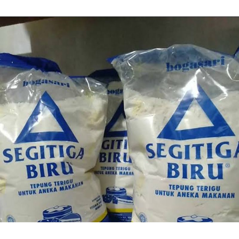 

tepung terigu segitiga biru 1kilo