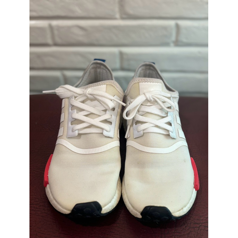 Preloved Sepatu Adidas NMD R1 Primeknit Shoes ( ORIGINAL )