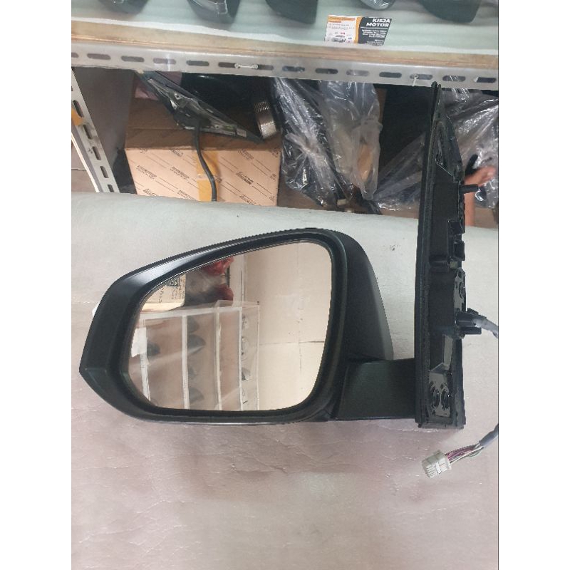 spion Toyota Innova Reborn Original lampu bawah