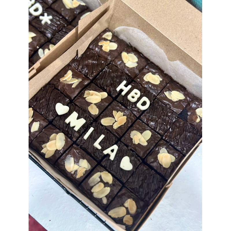 

BROWNIES ULTAH CUSTOM