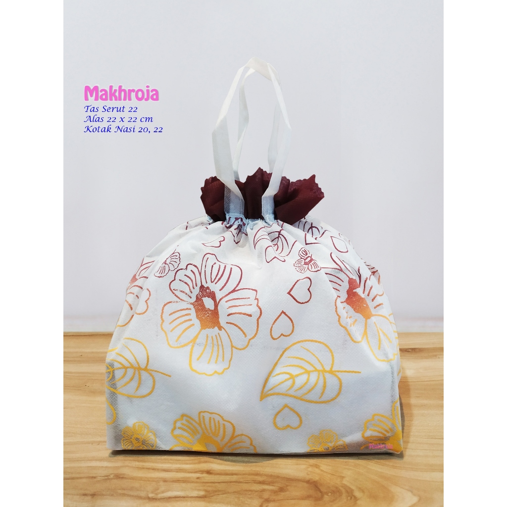 

Tas Hajatan Spunbond Serut 22 Bunga Kenanga Maroon