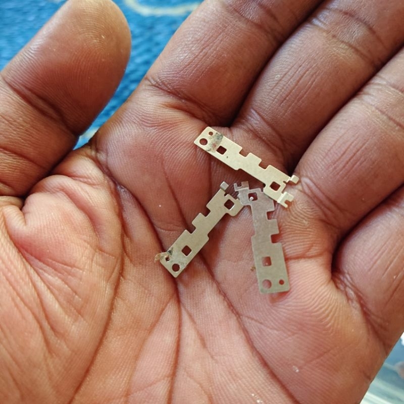 plat penahan flexible batre sony xz3