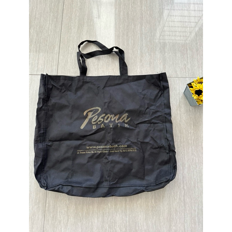 

Tas Spunbond / Tas Belanja Pesona Batik Trusmi