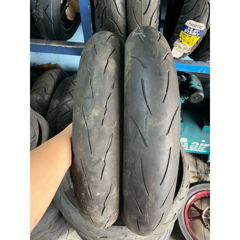 Metzeler x battlax 120/70 dan 110/70-17
