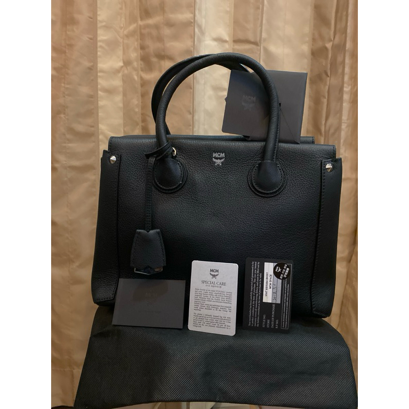 Authentic Japan MCM Park Avenue Leather Neo Milla Tote Bag