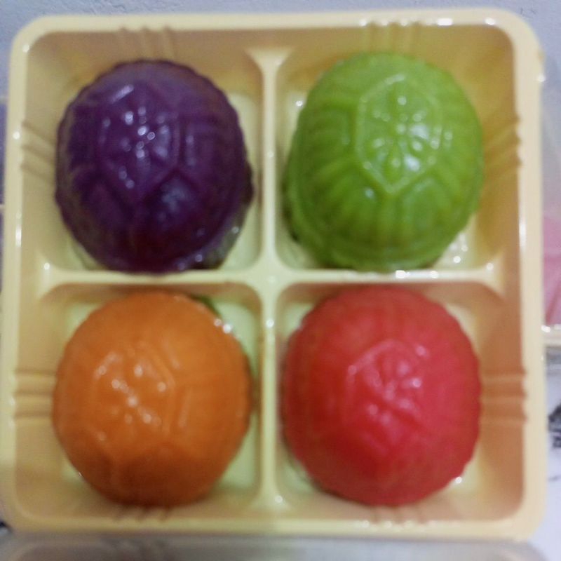 

Kue ku/ Angku, isi kacang hijau Harga tersebut untuk perbok isi 4 pcs.