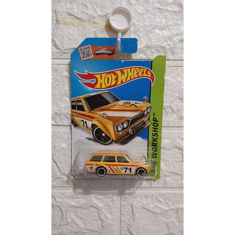 Hotwheels datsun wagon kuning