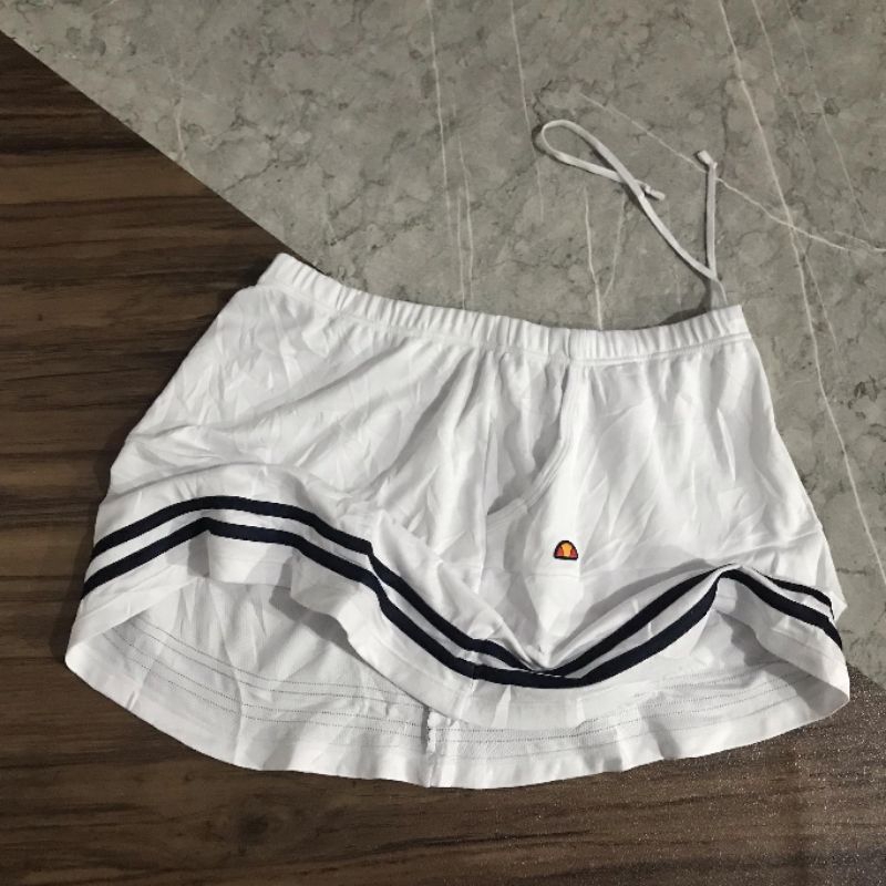 celana olahraga rok ellesse women's second bekas preloved Branded