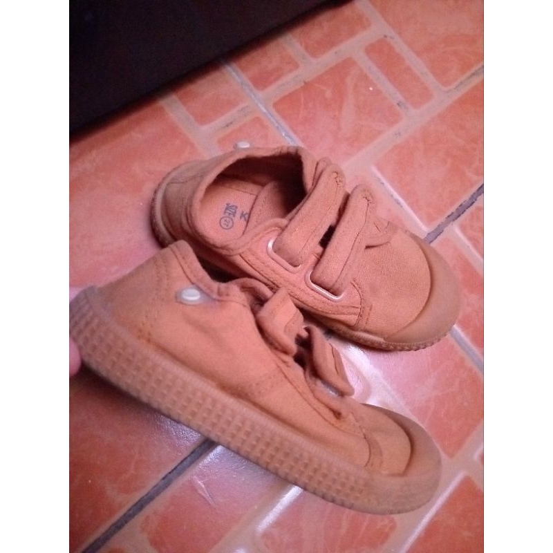 Preloved Sepatu anak import kkl sz 27 like new baru dipakai 1-2 kali no minus
