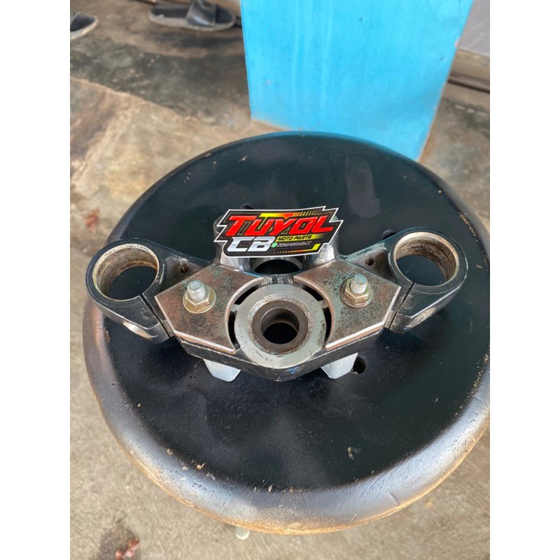 dudukan bawah raiser CBR LED segitiga ninja rr