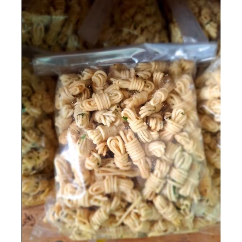 

pink Mie gulung lilit viral isi .gram varian rasa pedas orinal balado manis