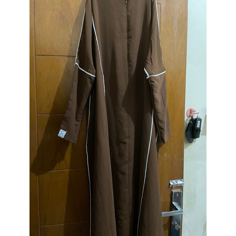 Line Abaya Bysofni