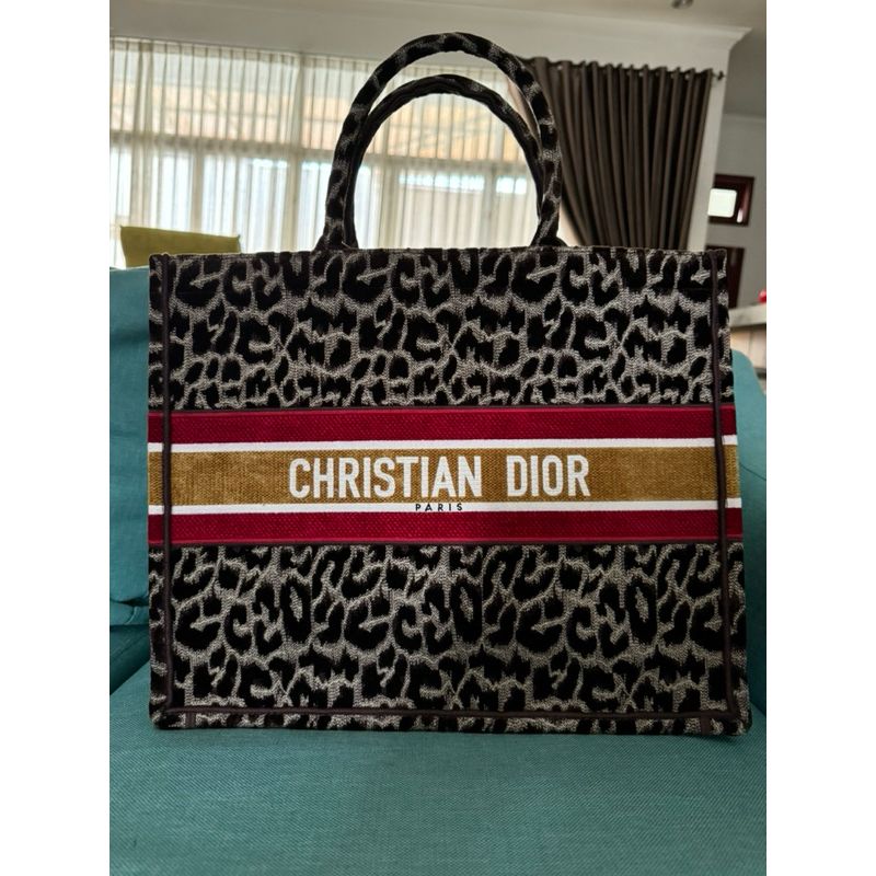 Sale C D tote bag leopard preloved (nett, no nego)