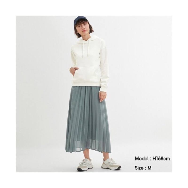 uniqlo plisket sage skirt